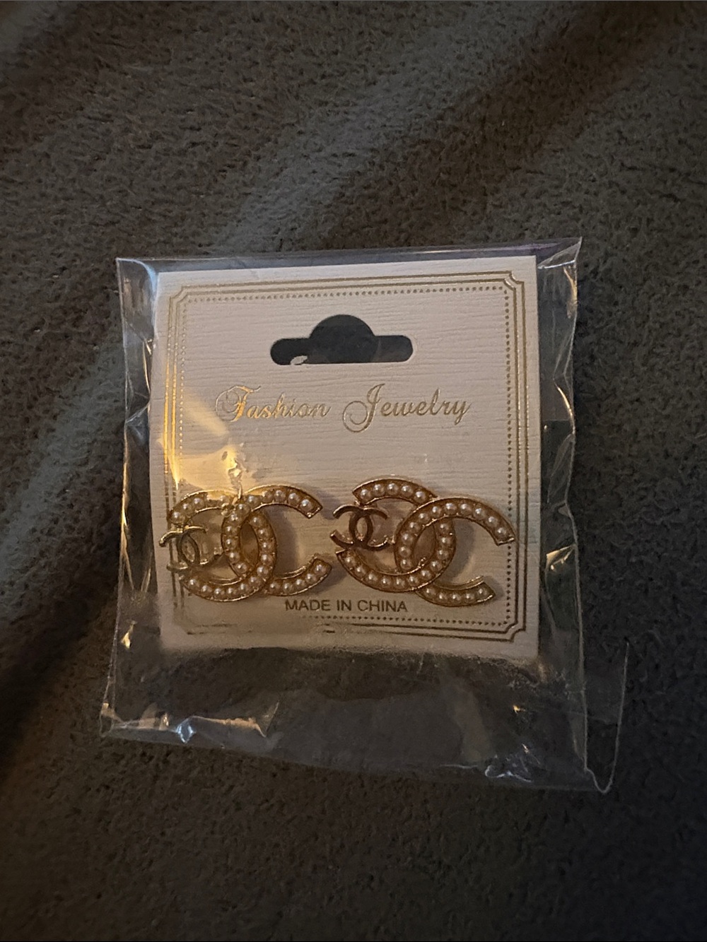 FASHION - Gold CC Pearl Accent Interlocking Hoop Earrings - Fashion Jewelry